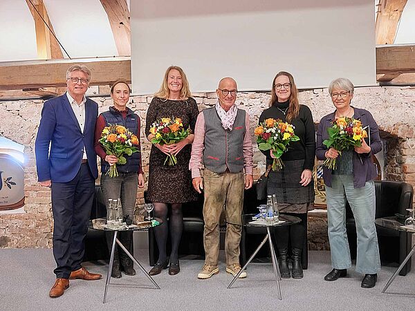 Gruppenfoto mit Dr.-Ing. E.h. Fritz Brickwedde, Dr. Auguste Prinzessin von Bayern, Prof. Dr. Andrea Möller, Dr. Lutz Spandau, Dipl.-Psychologin Lea Dohm, Annette Dieckmann.